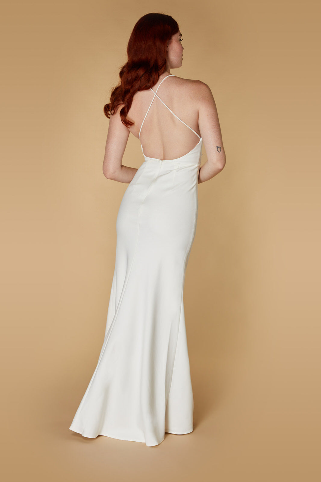 cut out red dress HALTER MAXI IN – Aesvs Sherri Hill Strapless Metallic poshepose prime label Size:US 9.5 | UK 8.5 | 27.5 CM